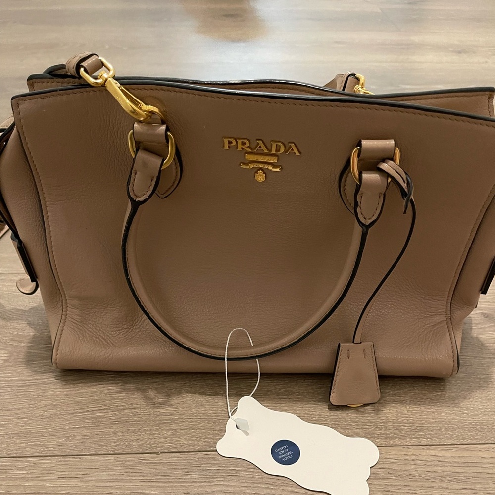 💎Authentic Prada💎Leather Satchel Gold Hardware